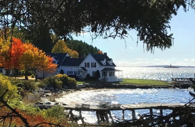 Situated at the waters edge with picturesque sunset views to Mt Washington.