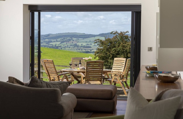 Situé sur le domaine de Downton, à 6 km de Ludlow, le Wassell Barn propose un hébergement spacieux