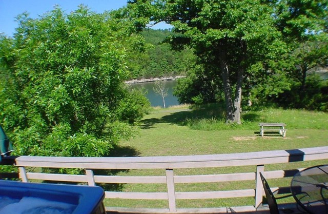 Six-personne bain à remous, Lakeside, Lits Roi, Cheminée!
