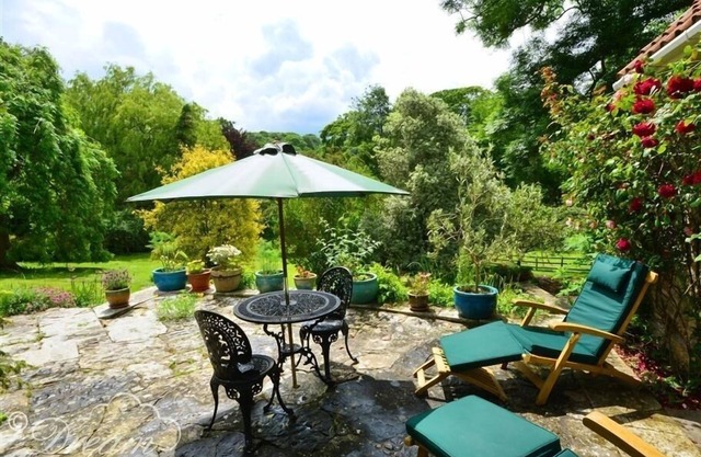 Sixpenny Cottage, UPWEY