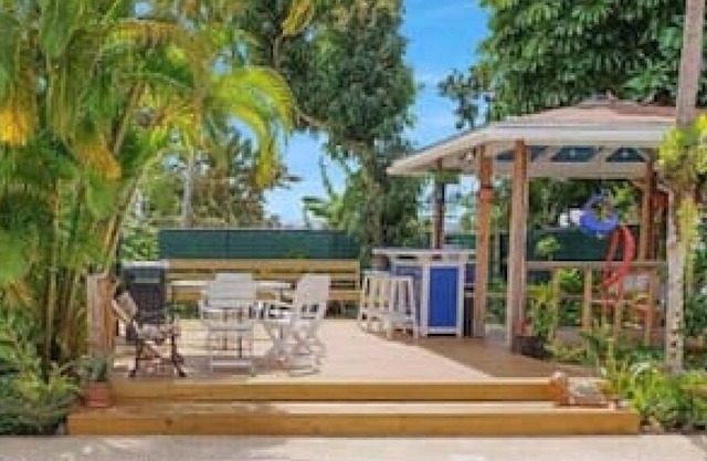 SJU Parrot Pool House avec barbecue et bar extérieur