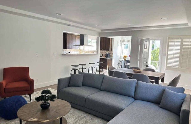 SK Living | East Sac | 2/1