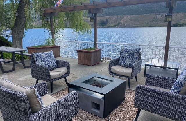 SkaHaven- Direct Lakefront