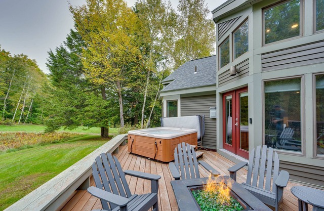 NOUVEAU! Ski-in Condo w / Hot Tub sur les pentes de Burke Mtn!