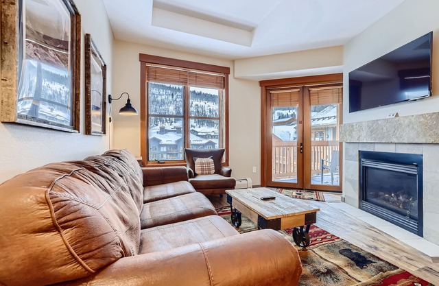 Ski-in / out Center Village Penthouse avec HotTub pour 10 personnes