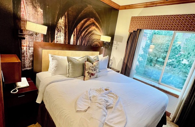 Ski In/Out Harry Potter Villa w/Ski Run Views & Private Steam Shower!