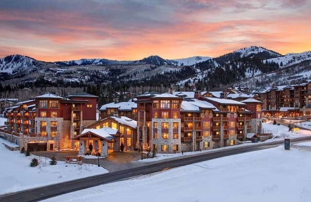 Ski-in/out luxury, Hilton Sunrise Lodge, Park City - Sleeps up to 6, 2BR/3BA
