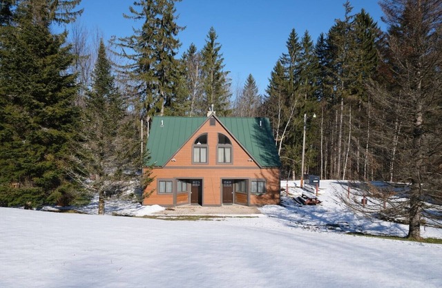 Ski in & out Spruce Glen Townhomes on Great Eastern Trail