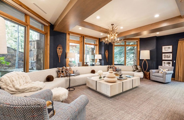 Ski in- Ski out Beautiful Condo in Arrowhead