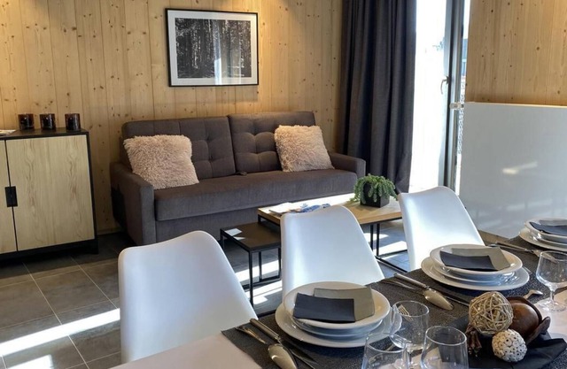 Ski-in/ski-out & foot of the slopes, fitness, terrace, parking, tv, 40m², Piau Engaly