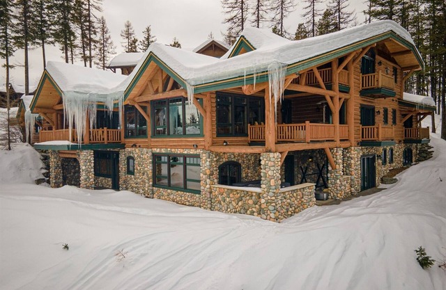 Ski-In Ski-Out Lodge at Whitefish Mountain Resort access to Private Elk Highlands Chair Lift