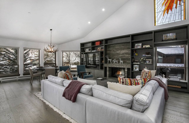 Ski-In Ski-Out Northwoods Condo Willow 414-Private Gated Community