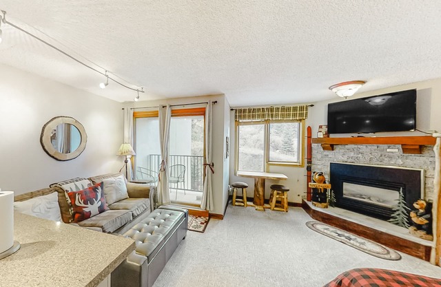 Ski-In/Ski-Out Studio with Gas Fireplace & Shared Pool, Hot Tub, Gym, Game Room