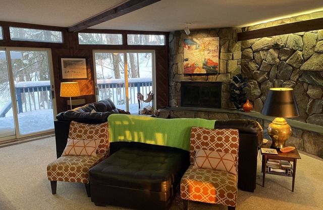 Ski-On Ski-Off at Pico Mtn Premier Slopeside House Rental. Dog Friendly!!!