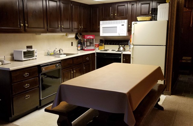 Ski-on/ski-off Pico townhouse close to Killington Resort