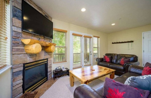 Ski Paradise Ground Floor Gem (MH303) Resort Area