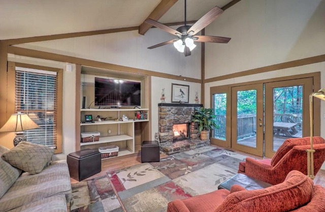 Ski Resort Cabin with Deck in Beech Mountain!