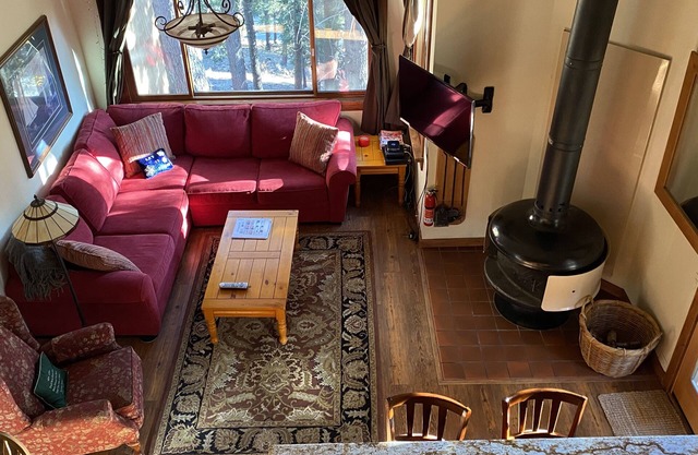 Nouvellement rénové avec un thème rustique Northstar Ski Trails Condo * Ski in / Ski Out *