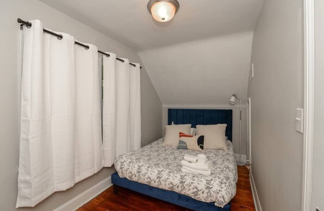 Modern & Comfortable 2BR House - 5min to Airport✈️