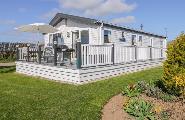 Superb detached lodge located on Skipsea Sands