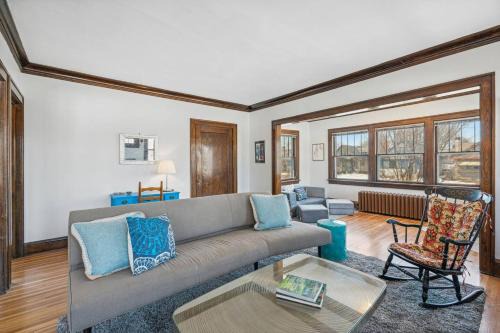 Sky Apt in Majestic MPLS Duplex
