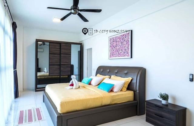 Sky Loft (ホ ー ム ス テ イ) @ JB City Homestay