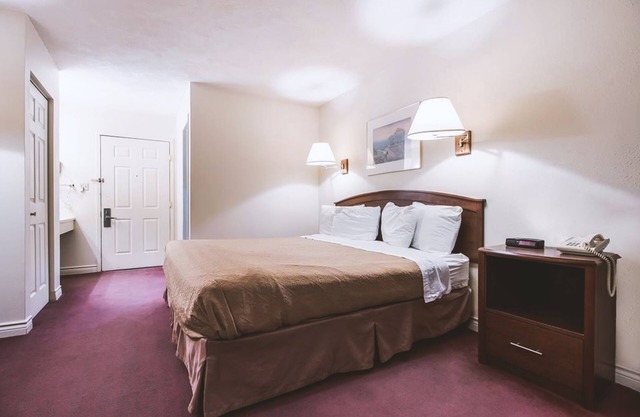 Sky-Palace Inn & Suites McCook