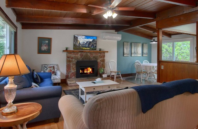 Sky Ranch Cottages - Blue Door
