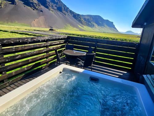 Sky Retreat & Private Jacuzzi