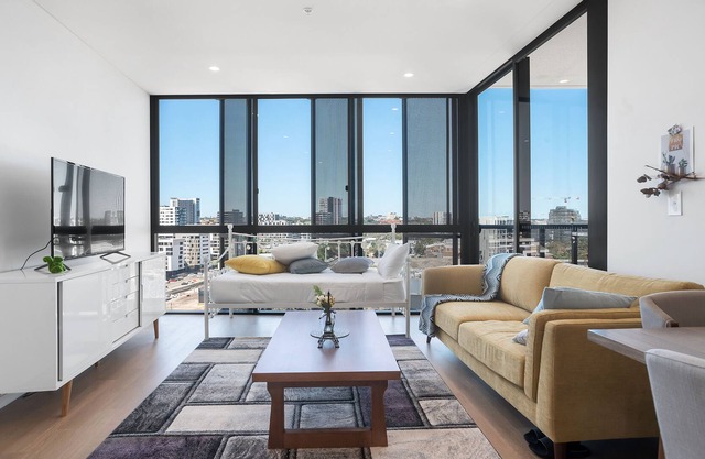 Sky Suite@Heart of Sydney Green Square Free. P