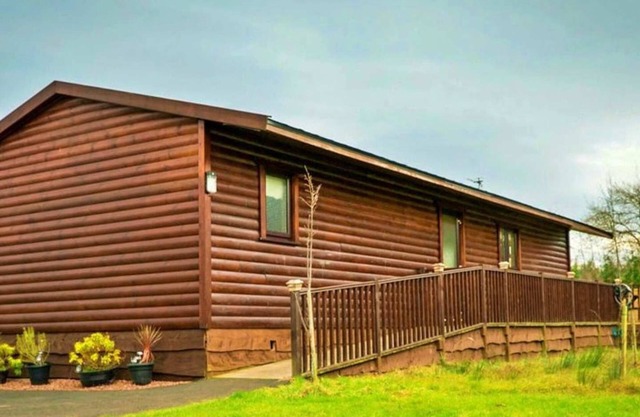 SkyeView - Hot Tub Lodge, sur Felmoor Park, Northumberland for 6, Dog Friendly