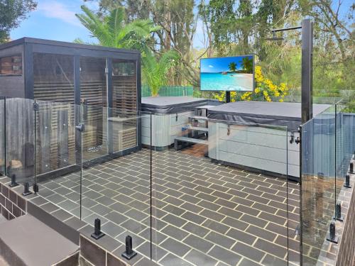 Skyes Beach House -Views, Spas, Sauna, Arcade Games