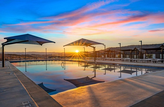 Skyline 1645|Fire pit, Paddle boards, EV Charger, Community Amenities!