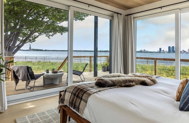 Skyline Suite with Statue of Liberty Views