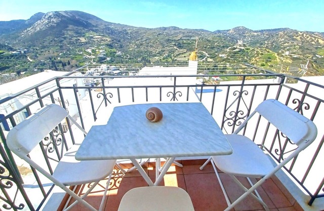 Skyros BnB, Little Horse in Skyros Town