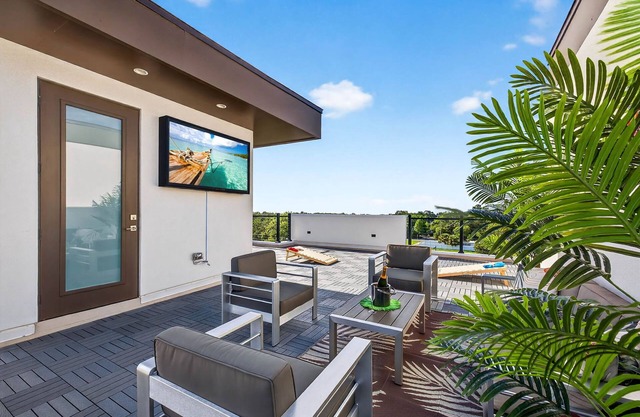Skyview Escape | Rooftop Townhouse Near Clearwater