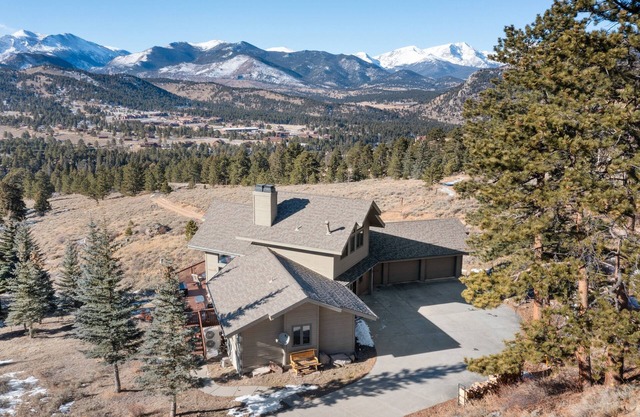 Skyview Luxury Vacation Rental by Windcliff Homes by RedAwning