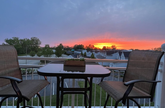 SL front complex, pool access, water views, all clean furnishings and more!!!