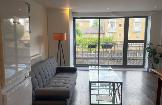 Sleek City Apartment, 1 Bed, WiFi, East London