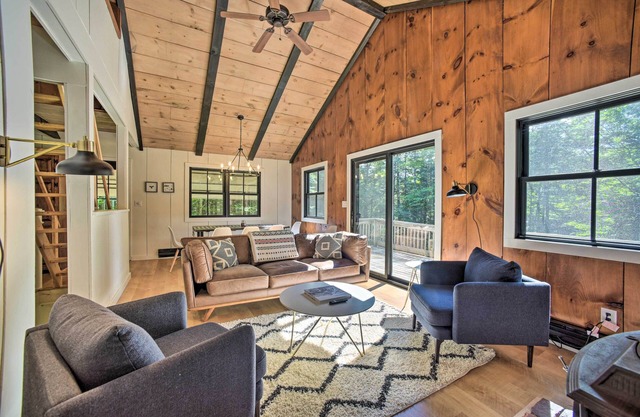 Sleek Cabin w/ Deck, 8 Miles to Mount Snow & Hikes