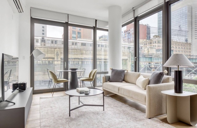 Sleek LIC 1BR w/ Gym, Doorman, Elevator & Private Balcony, by Blueground
