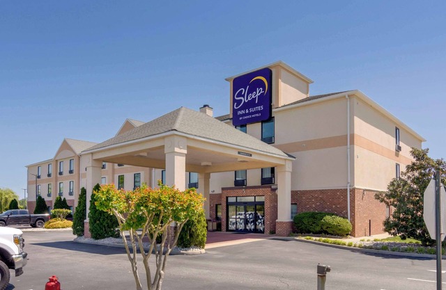 Sleep Inn & Suites near Fort Gregg-Adams