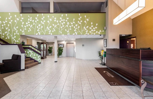 Sleep Inn & Suites