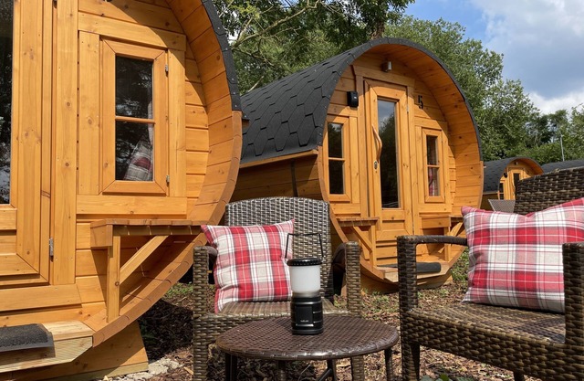 Schlaffass-Cottage-Vue sur Lac-Tente-Espace sanitaire