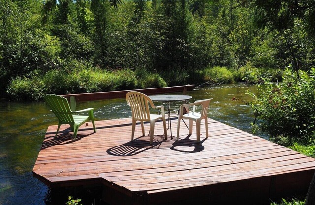 Sleeping Bear Riverside Cabins - Cabin #2