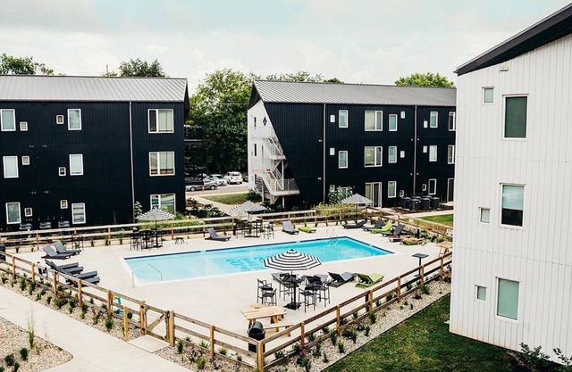 Sleepover: Complete 1BD/1BA - Bowling Green