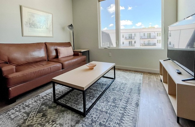 Enticing 1BD/1BA + Gym - Bowling Green