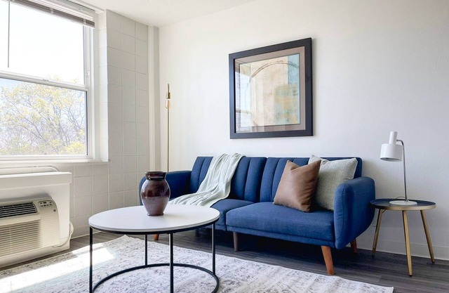 Sleepover: Extraordinary 1BD/1BA +Gym - Cincinnati