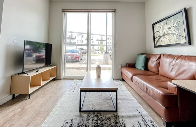 Graceful 1BD/1BA + Gym - Bowling Green
