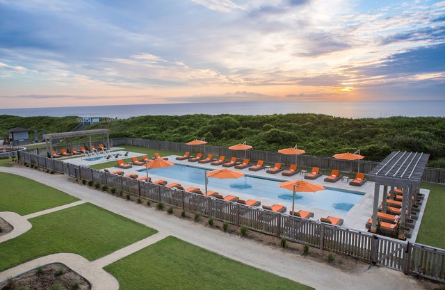 Sleeps 10 | 4 BR Vacation Home | Beach Access